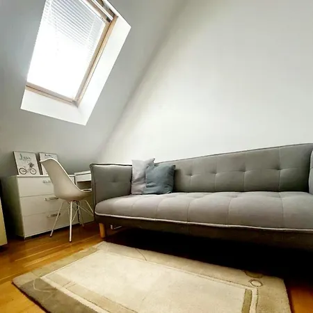 Urban Escape Chic سكوبجي